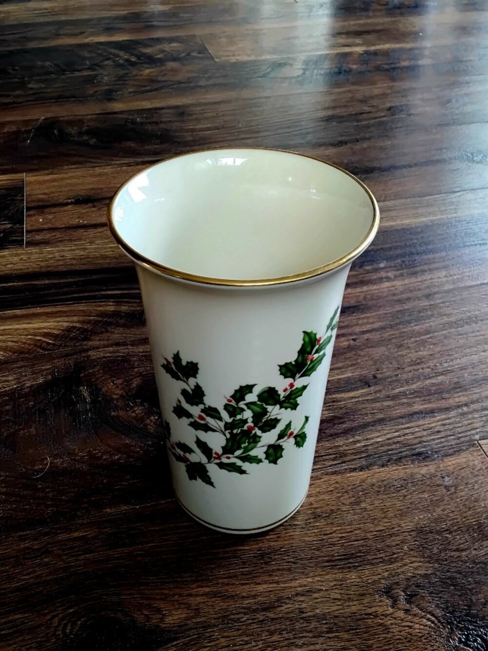 Lenox Holiday Cylinder Vase w/ 24k Gold Trim & Holly Berry